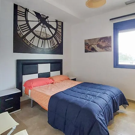 Apartment 4 Bedroom Awesome In *