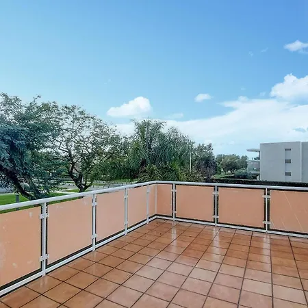 4 Bedroom Awesome In Apartment Chipiona